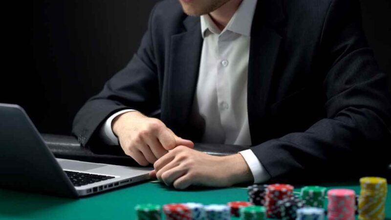 Online Poker Malaysia: Advantages and Disadvantages of Poker Betting